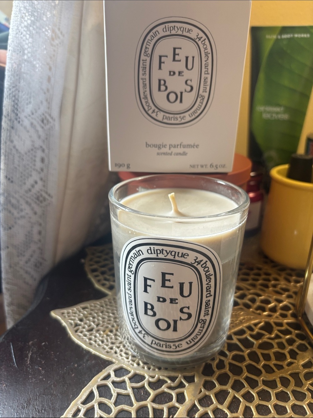 Diptyque “Feu de Bois” (wood fire) 6.5 pops/190 g candle
